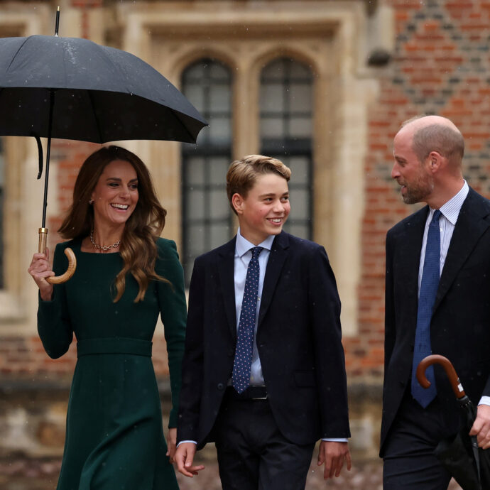 Harry e Meghan replicano a Re Carlo: “Noi ‘comuni cittadini’? Siamo sorpresi”. Attesa per il verdetto sulla loro scorta, intanto William e Kate accompagnano George a Eaton