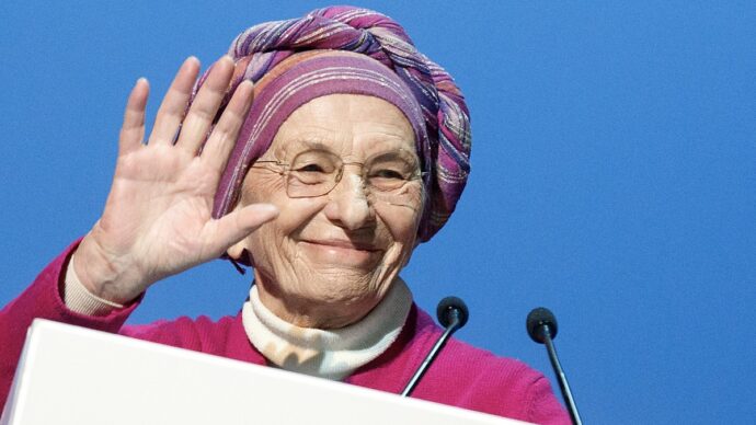 Emma Bonino è “stabile”, il bollettino dell’ospedale Santo Spirito di Roma: “Parametri accettabili”