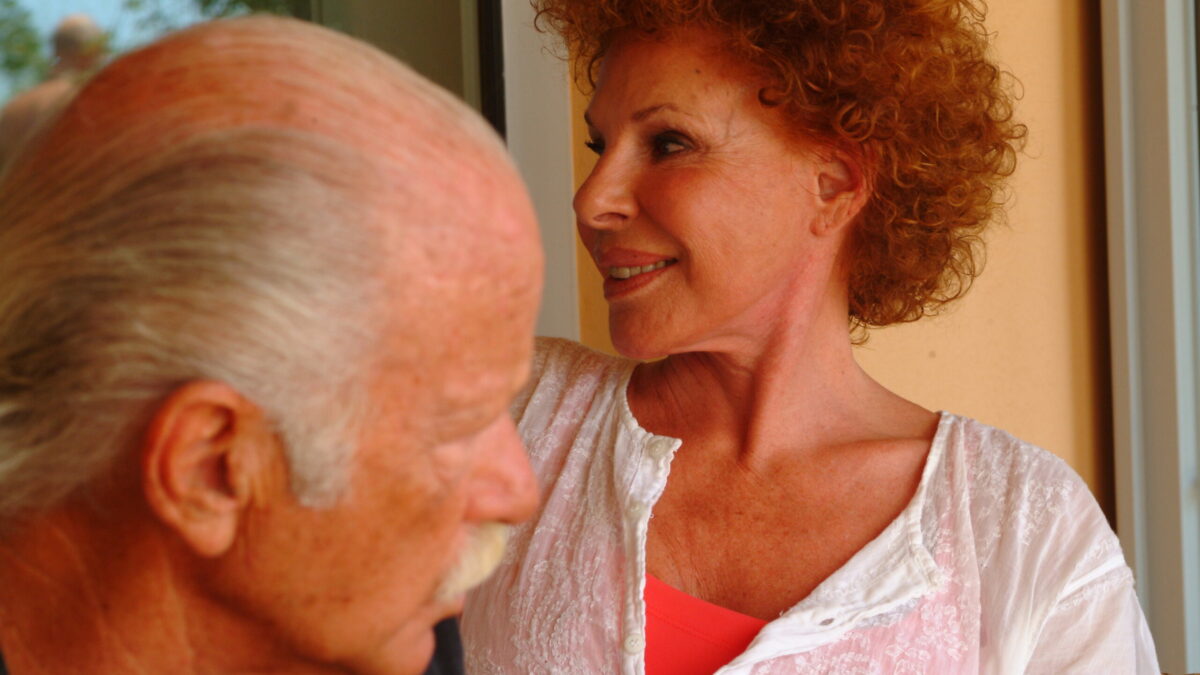 “Volevo cantare con Ornella Vanoni. Invece ha avuto la pessima idea di andarsene appena prima di registrarla: l’aspettavo a casa mia, a Nervi, e invece. Tipico suo”: Gino Paoli e la canzone postuma