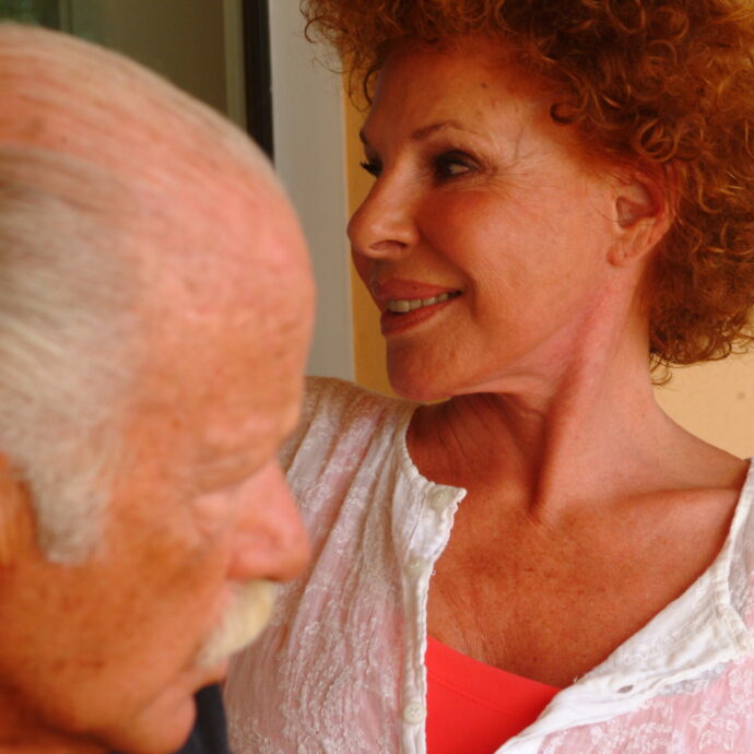 “Volevo cantare con Ornella Vanoni. Invece ha avuto la pessima idea di andarsene appena prima di registrarla: l’aspettavo a casa mia, a Nervi, e invece. Tipico suo”: Gino Paoli e la canzone postuma
