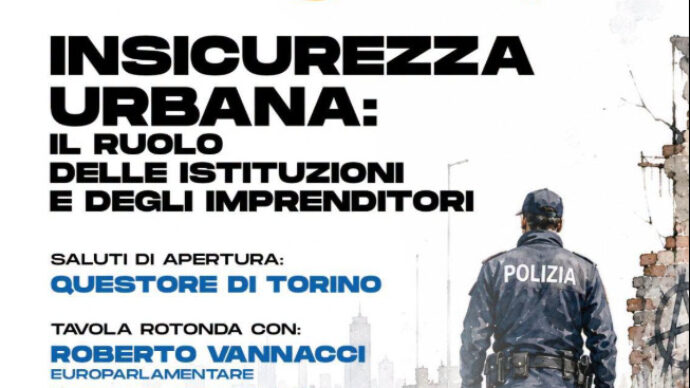 Vannacci ‘docente’ a un incontro per i poliziotti a Torino. Dopo le polemiche il ministero precisa: “Non è aggiornamento professionale”. M5s e Avs: “Figuraccia di Piantedosi”