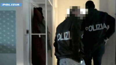 Copertina di 5 poliziotti arrestati per 50 chili di coca