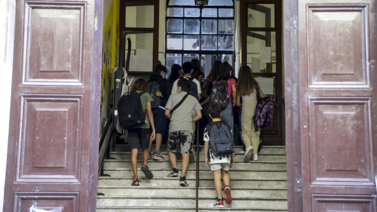 caldo e rischio idraulico le scuole italiane impreparate ad affrontare la crisi climatica il report di cittadinanzattiva urgente una pianificazione strategica da Ilfattoquotidiano.it caldo e rischio idraulico le scuole italiane impreparate ad affrontare la crisi climatica il report di cittadinanzattiva urgente una pianificazione strategica