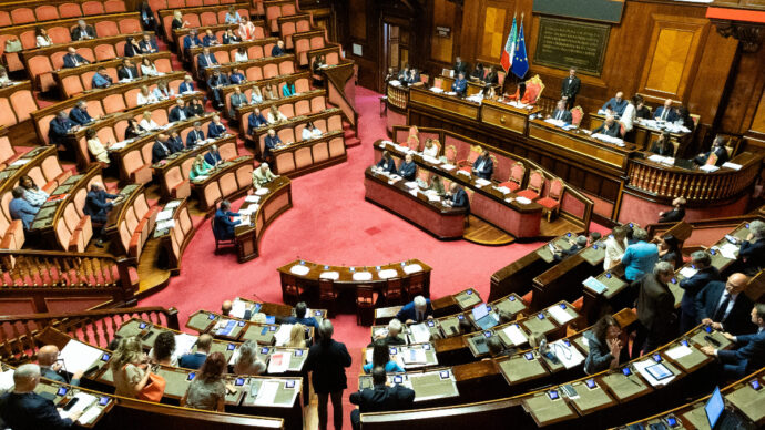 Legge elettorale, tramonta il ballottaggio e la soglia per il premio resta al 42%. Iniziato l’esame in Aula al Senato