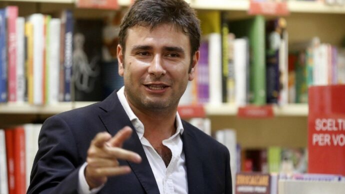 “Di Battista sta affrontando nel migliore dei modi la fase successiva all’intervento”. Nuovo post dell’associazione Schierarsi: “I medici hanno affrontato una situazione estremamente delicata”