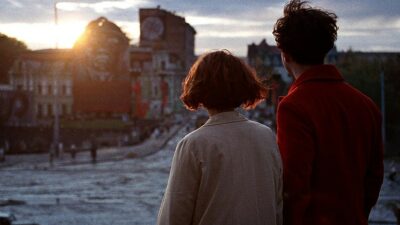 Copertina di L’atomica, Stalin e il delirio della Storia: DAU, il kolossal visionario che porta il terrore sovietico nel cuore del Concorso di Venezia