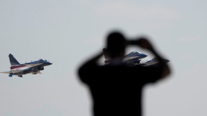 Russia, Usa e Cina vendono i loro caccia in Egitto. Mosca lancia il suo slogan: “Prodotto da noi, testato contro la Nato”