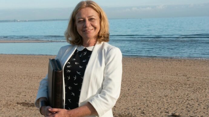 “Dopo 14 anni di precariato all’università, a 57 anni ho vinto un dottorato in Galles e sono partita. L’Italia è ricchissima di risorse, ma le spreca”