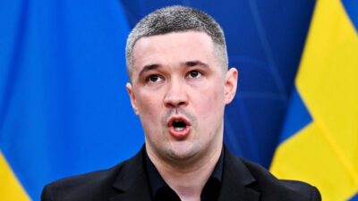 Copertina di Fedorov, ex ministro ucraino alla Difesa ora consulente di Crosetto, "non può esportare beni né conoscenze militari" - Il documento