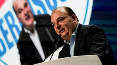 Copertina di Martusciello, tutto è già perdonato. Confermato capo di FI in Campania