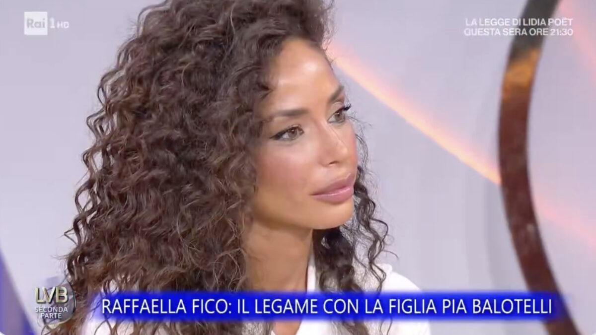 “Ho chiesto al mio ex compagno di vedere il suo cellulare, ho scoperto che mi tradiva. L’ho fatto andare via di casa subito”: lo confessa Raffaella Fico