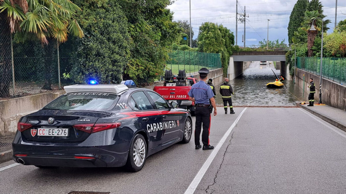 udine donna muore annegata nell8217auto intrappolata in un sottopassaggio allagato un carabiniere tenta di salvarla 232 ricoverato da Ilfattoquotidiano.it udine donna muore annegata nell8217auto intrappolata in un sottopassaggio allagato un carabiniere tenta di salvarla 232 ricoverato