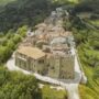 Copertina di Celle di San Vito, il paese di 144 abitanti diventati influencer: “Arrivano i turisti, abbiamo improvvisato un b&b”