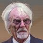 Copertina di “Era per il tiro al piattello, è stata una seccatura continua”: Ecclestone e il fermo in aeroporto per un fucile in valigia