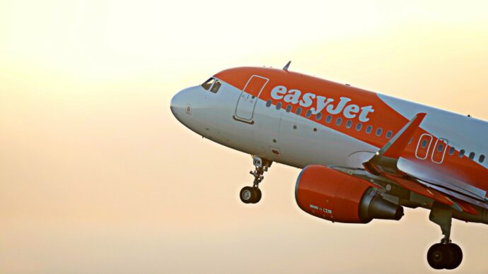 Malpensa, principio d’incendio a bordo del volo easyJet diretto a Praga: evacuati 146 passeggeri
