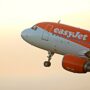 Copertina di Malpensa, principio d’incendio a bordo del volo easyJet diretto a Praga: evacuati 146 passeggeri