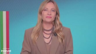 Giorgia Meloni manda un videomessaggio a Forum, il programma di Canale 5: “La più dirompente rivoluzione del nostro tempo, l’intelligenza artificiale…”