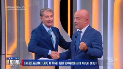 Copertina di Gianluigi Nuzzi arriva in ritardo alla conduzione di Dentro la Notizia, al suo posto c’è Milo Infante: l’entrata in studio del ‘titolare’ e il saluto frettoloso con un “arrangiati”