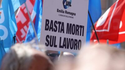 Copertina di Morto sul lavoro a Barletta, operaio di 34 anni precipita da 10 metri durante la manutenzione di un oleificio