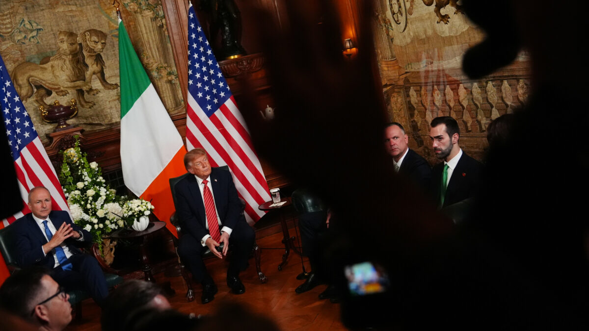 Presidente Trump e leader Unionisti discutono unificazione Irlanda del Nord