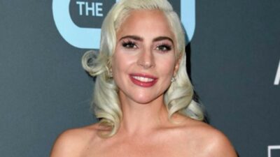 Copertina di Lady Gaga è diventata mamma “in segreto”: le prime foto e i dettagli del bambino nato dall’amore con Michael Polansky