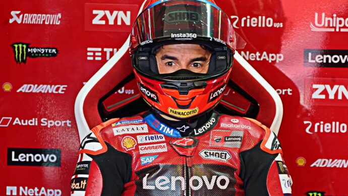 Moto Gp, Marc Marquez fa la voce grossa: vince la Sprint davanti a Bezzecchi e accorcia su Martin | Ordine d’arrivo e nuova classifica