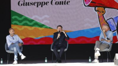 Copertina di “Una legge sul conflitto di interessi e primarie al più presto”: rivedi l’intervista a Giuseppe Conte. E sull'Ucraina: “Basta armi a gogò”