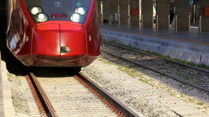 Giovane donna investita da un treno dell’Alta velocita alla stazione di Milano Lambrate