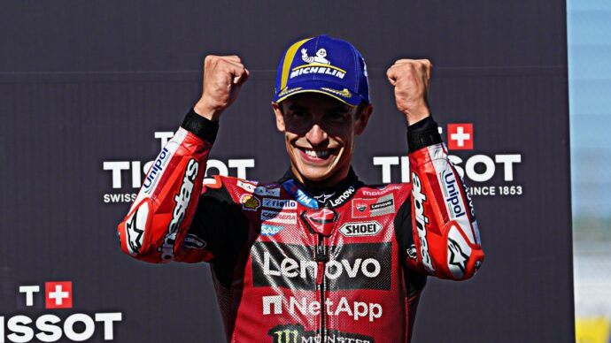 Marc Marquez è inarrestabile: a Misano vince anche la gara lunga e aggancia Martin nel Mondiale | Ordine d’arrivo e nuova classifica