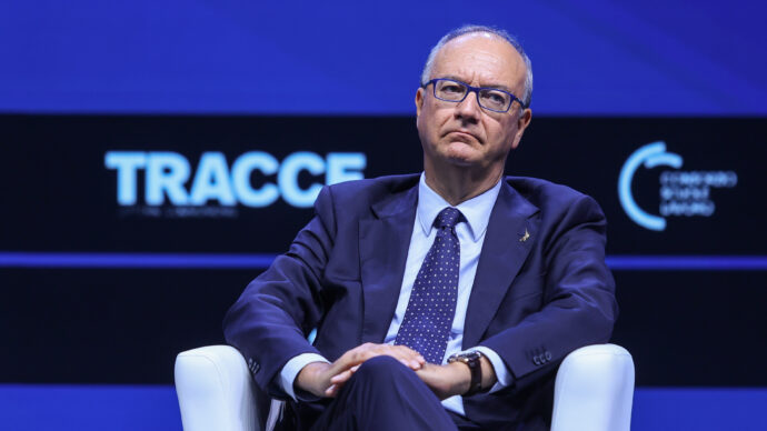 Polizza sanitaria integrativa, l’accusa dei sindacati della scuola: “I costi finanziati con i fondi per far funzionare gli istituti”