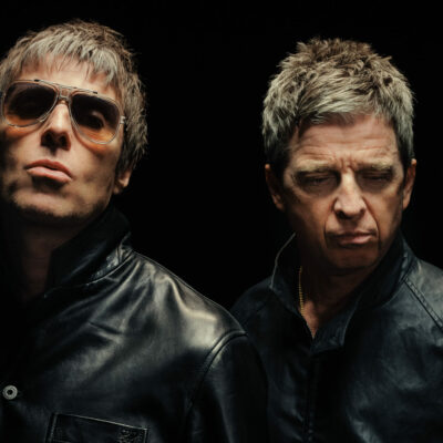 Copertina di “Venite a constatarlo di persona. Sarà uno spettacolo da non perdere”: gli Oasis suoneranno all’Olimpico di Roma il 29 e 30 luglio