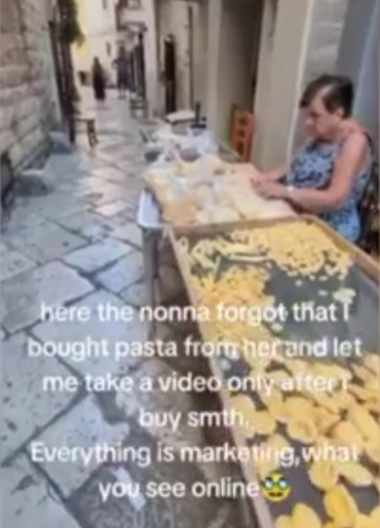 mi fotografi solo se compri le orecchiette il botta e risposta tra la pastaia di bari vecchia e la turista 232 virale su tiktok e scoppia la polemica da Ilfattoquotidiano.it mi fotografi solo se compri le orecchiette il botta e risposta tra la pastaia di bari vecchia e la turista 232 virale su tiktok e scoppia la polemica
