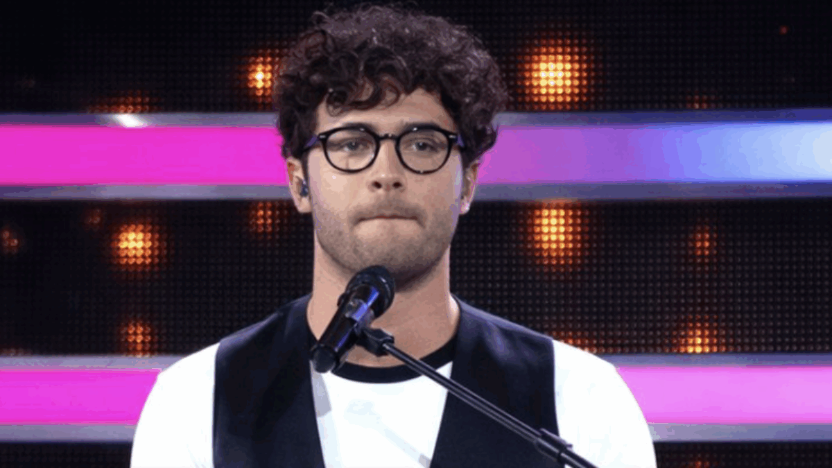 “La Ruota della Fortuna” cambia la voce: Marco Galeone lascia la band Fortuna Five, ecco chi arriva al suo posto
