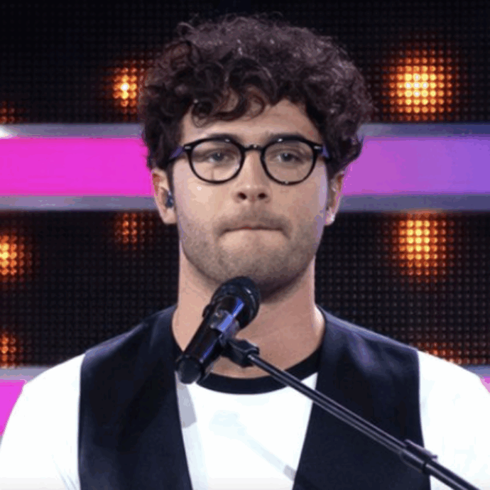 “La Ruota della Fortuna” cambia la voce: Marco Galeone lascia la band Fortuna Five, ecco chi arriva al suo posto
