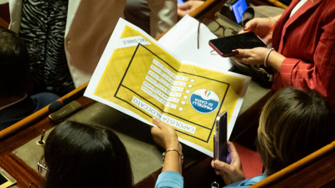 Legge elettorale: preferenze “finte”, capilista bloccati senza alternanza di genere e scoglio firme: tutte le (contestate) novità introdotte in Senato