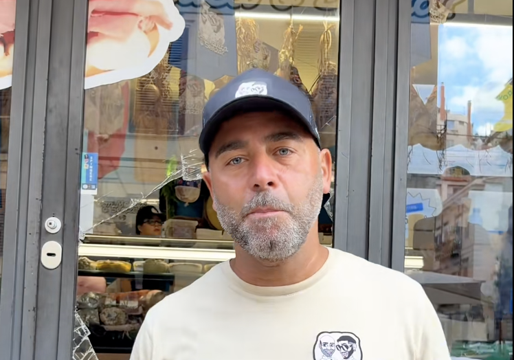 con mollica o senza preso di mira dai ladri spaccata la vetrina del negozio di palermo a meno di 48 ore dall8217apertura il titolare furioso su tiktok da Ilfattoquotidiano.it con mollica o senza preso di mira dai ladri spaccata la vetrina del negozio di palermo a meno di 48 ore dall8217apertura il titolare furioso su tiktok