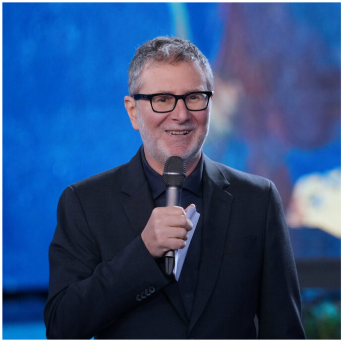 “Il quarto giudice della prima puntata di ‘Tale e Quale Show’ sarà Fabio Fazio per dimostrare che non c’è questa rivalità”: lo annuncia Carlo Conti
