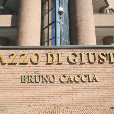 Copertina di Violenza su una 13enne a Torino, il Tribunale del Riesame dispone il carcere per il 42enne che fu liberato dal gip