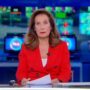 Copertina di “Mi scuso per un attimo di riflessione non prevista”: Cesara Buonamici apre il Tg5 in silenzio, non sa di essere in onda