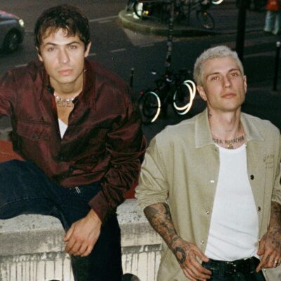Copertina di “A Ibiza me la sono vista brutta. Essere un po’ addomesticati dalla vita non è una cosa negativa”: Benji e Fede si raccontano tra viaggi e un Dio “che ride dei loro piani” 