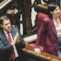 Copertina di Firme truffa  e sondaggi, Elly  vs Conte