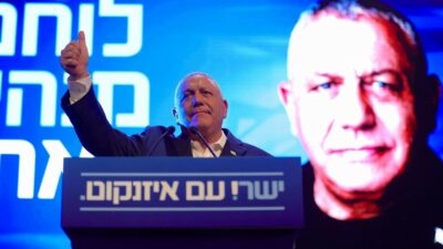 Copertina di Il Likud perde voti: i rivali  divisi salvano Netanyahu