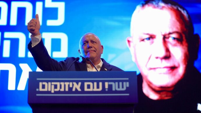 Il Likud perde voti: i rivali  divisi salvano Netanyahu