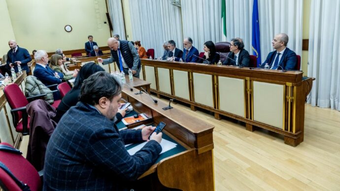 Vigilanza Rai, destra tentata dal blitz. Può votarsi da sola il presidente