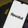 Copertina di Revolut ha consegnato i dati di quasi 700 clienti a truffatori: la richiesta da un’email di un’agenzia del governo italiano