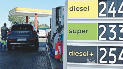 Copertina di Abolizione del bollo auto: la misura vale un anno, le coperture da trovare. Ridotto lo sconto sul diesel
