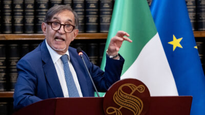 Copertina di Vigilanza Rai, La Russa: “Se non indicano i componenti li nominerò io”. L’opposizione: “No a ulteriori forzature”