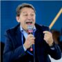Copertina di Abolizione bollo, Giorgetti: “Scelta sofferta”. M5s: “Deridono le nostre proposte e poi le copiano”