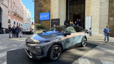 Copertina di Lancia Gamma debutta al Mimit, la sfida della produzione riparte da Melfi