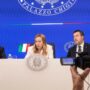 Copertina di La mancia elettorale di Meloni: “Cancelliamo il bollo auto, una delle tasse più odiate”. Azzeramento solo per il 2027 per auto piccole e medie e moto